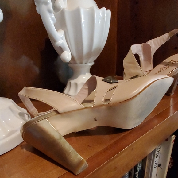 Shoes - Picture 4 of 4